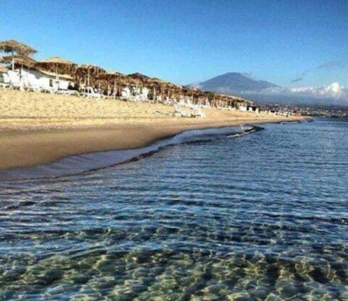 Casa Officina Casa vacanze Aeroporto di Catania Fontana Rossa